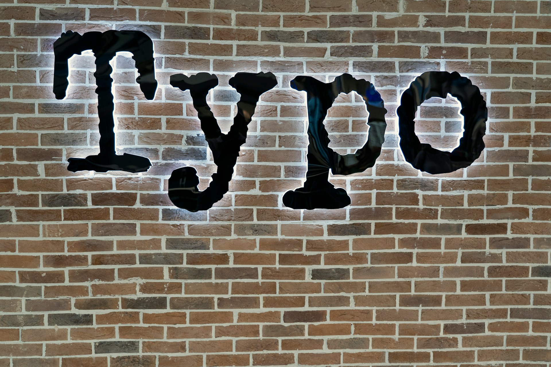使用 PyTorch 和 BertForMaskedLM 偵測錯別字並建議正確用字 // 程式魔法陣